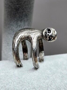Sloth finger grip ring size 6.5